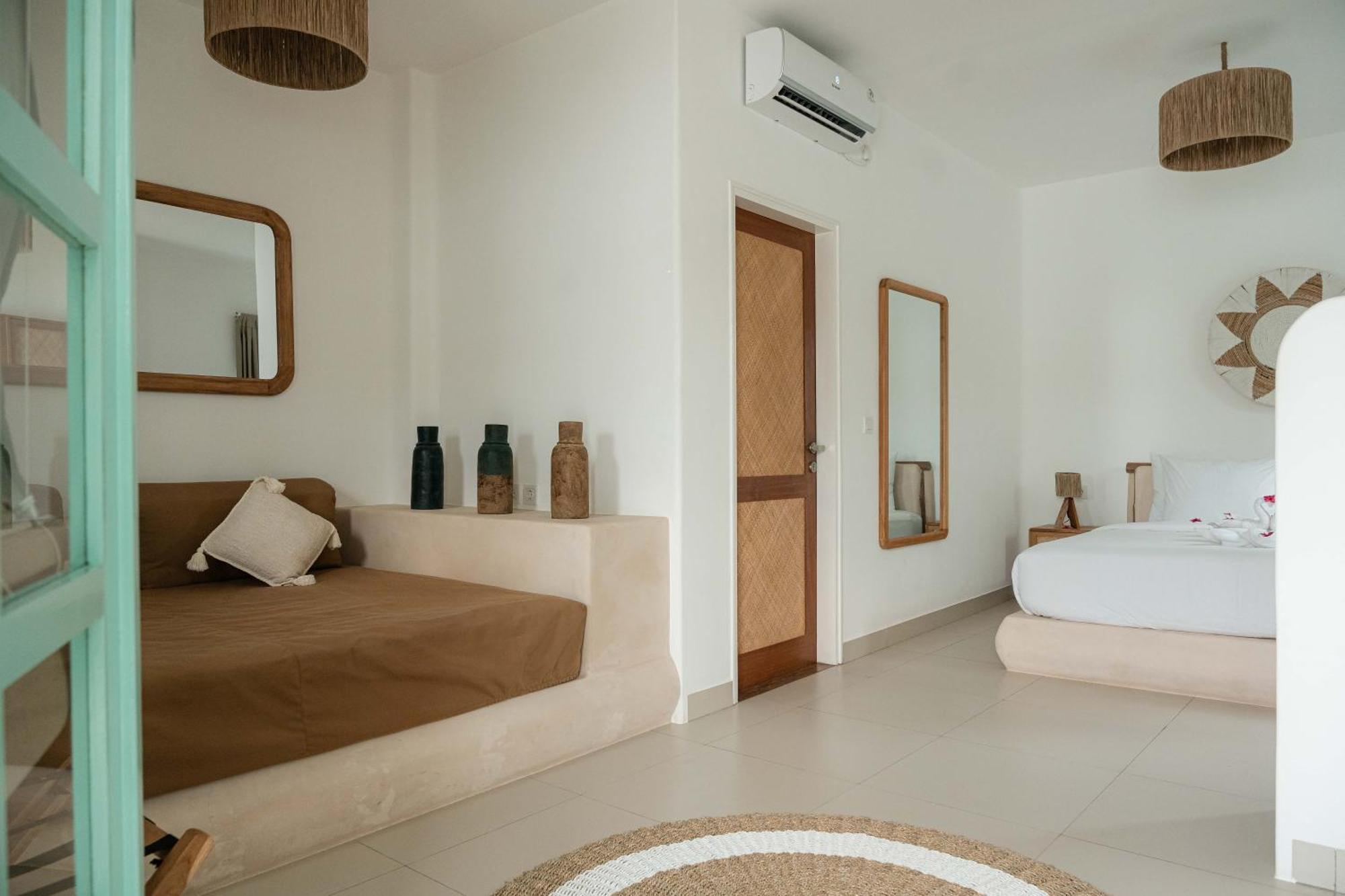 Quma Hotel Джили Трауанган Екстериор снимка
