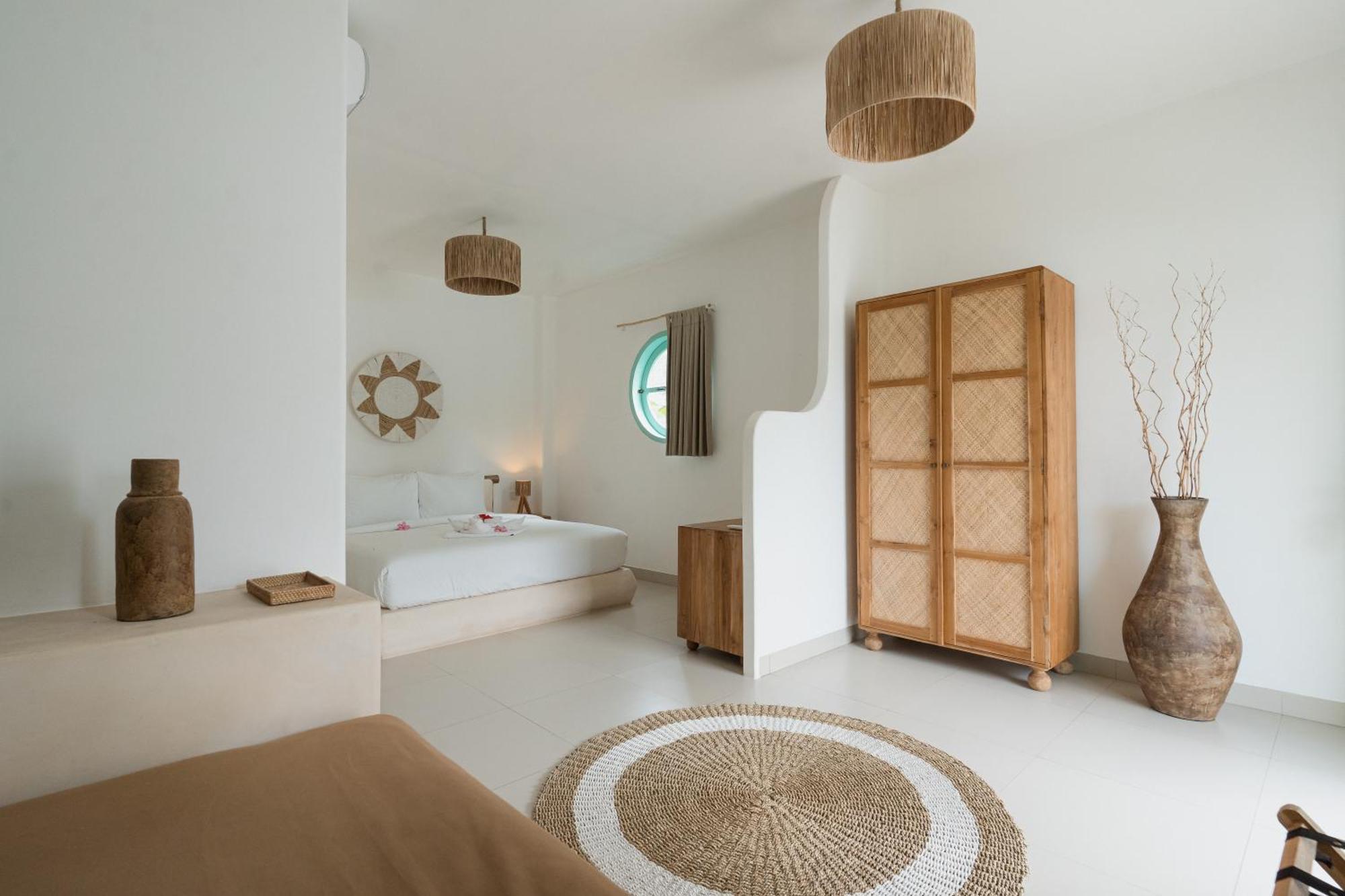 Quma Hotel Джили Трауанган Екстериор снимка