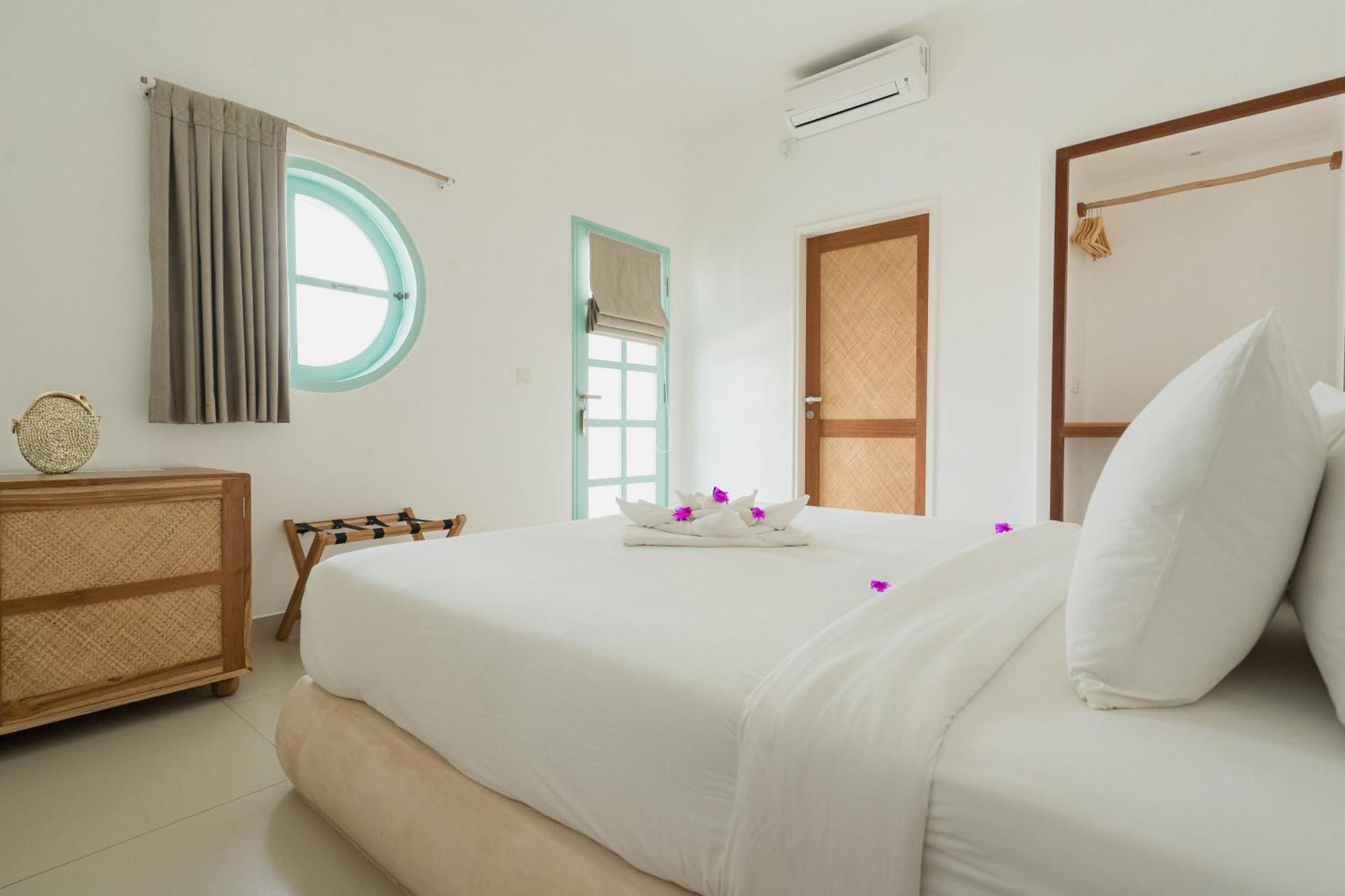Quma Hotel Джили Трауанган Екстериор снимка
